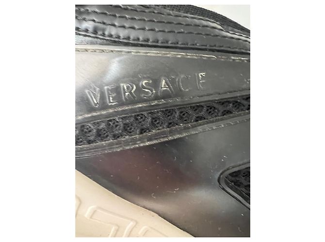Sneakers Versace Chain Reaction in pelle nera e mesh - vista 8