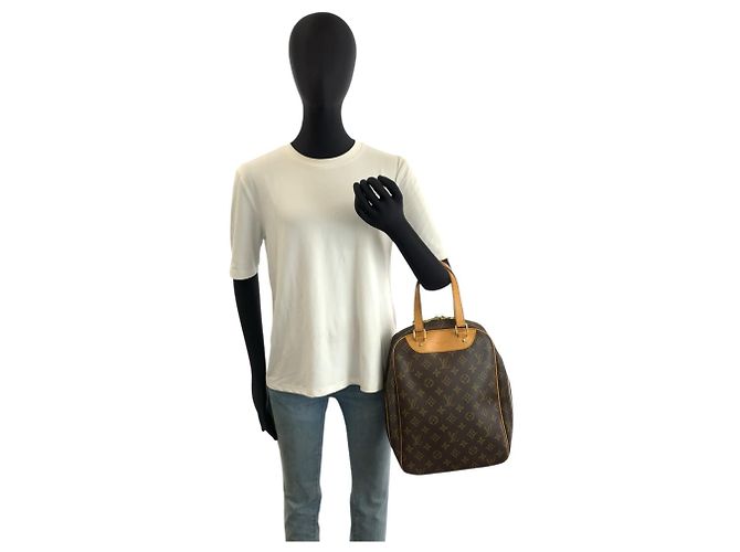 Bolso Louis Vuitton Monogram Excursion - vista 7