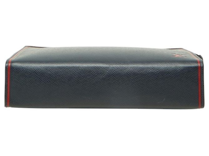 Borsa a pochette Louis Vuitton Taiga Pochette Voyage MM - vista 3