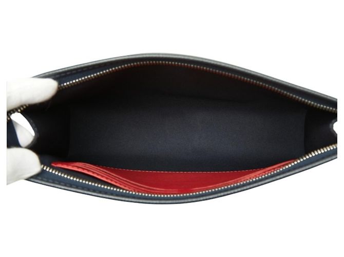 Borsa a pochette Louis Vuitton Taiga Pochette Voyage MM - vista 8