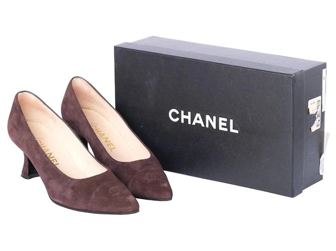 Zapatos de tacón CC Chanel en ante marrón chocolate - vista 8
