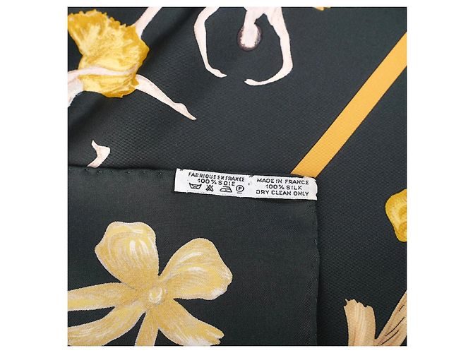 Carré 90 in seta Hermès “La Danse” Nero & Oro di Jean-Louis Clerc - vista 4
