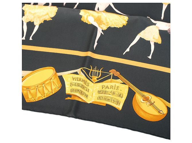 Carré 90 in seta Hermès “La Danse” Nero & Oro di Jean-Louis Clerc - vista 5