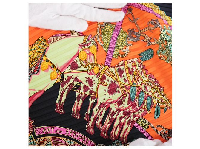 Hermès Art Des Steppes plissiertes Seidentuch von Annie Faivre - Ansicht 4