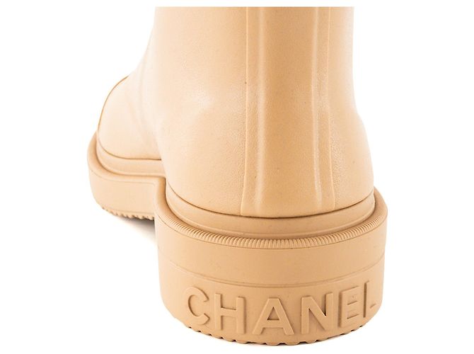 CHANEL - Botas de lluvia Chanel de goma beige (T36) - vista 6
