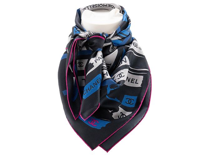 CHANEL - Foulard di seta Chanel 90 blu e grigio - vista 2