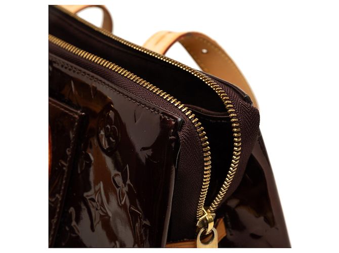Borsa a tracolla Louis Vuitton Monogram Vernis Rosewood Avenue rossa - vista 6