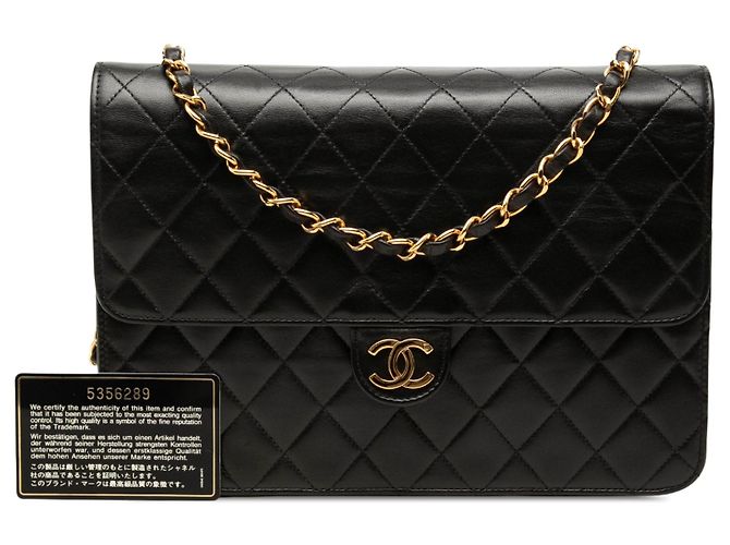 Borsa a spalla Chanel Medium CC Single Flap in pelle d'agnello matelassé nera - vista 7