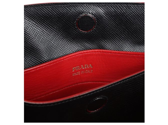 Bolsa Prada em couro Saffiano na cor preta - vista 13