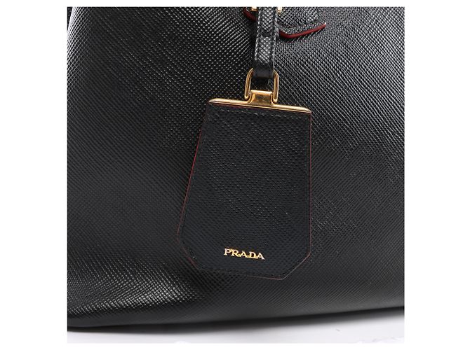 Bolsa Prada em couro Saffiano na cor preta - vista 14