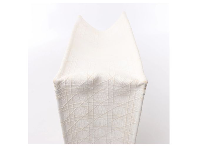 Borsa a tracolla Christian Dior Book Tote Medium Cannage Canvas in White - vista 9