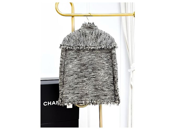 Chanel Tweed Jacke Graumeliert Größe 40 - Ansicht 2