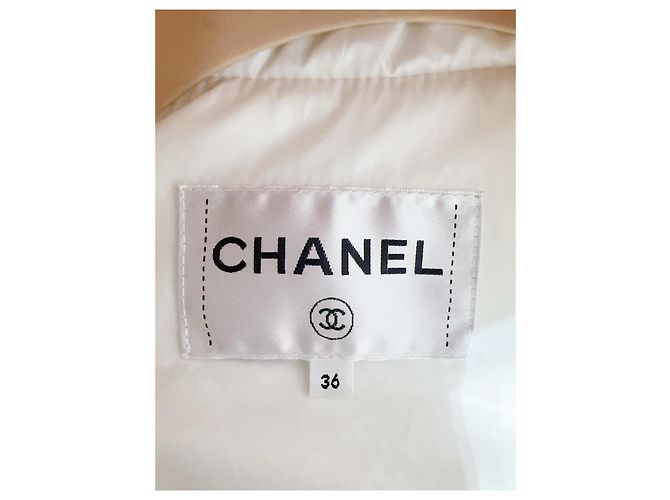 Chanel gesteppte Jacke in Weiß aus Polyamid - Ansicht 4