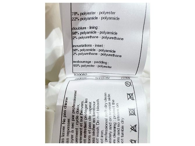 Chanel gesteppte Jacke in Weiß aus Polyamid - Ansicht 6