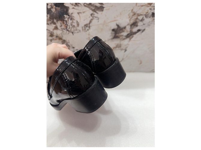 Mocassini Chanel in pelle nera con plateau e cuore - vista 4