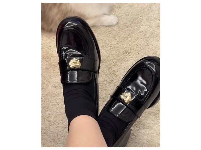 Mocassini Chanel in pelle nera con plateau e cuore - vista 8