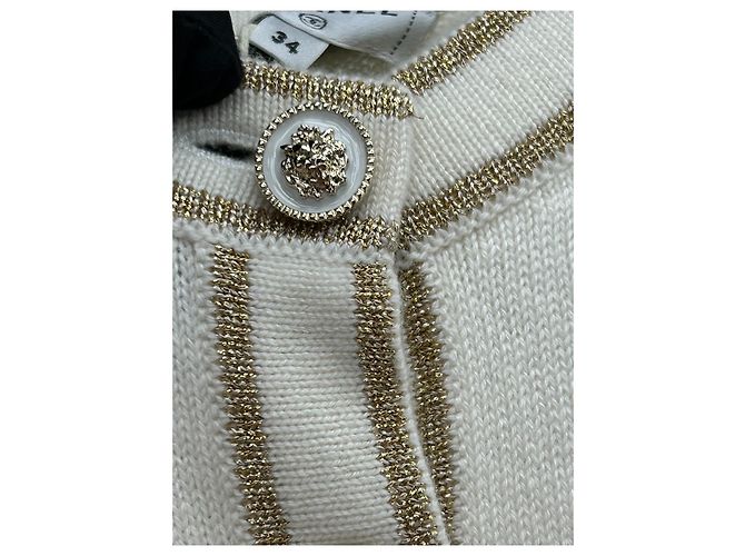 Chanel Kaschmir Cardigan Weiß mit Goldborte Größe 34 - Ansicht 4