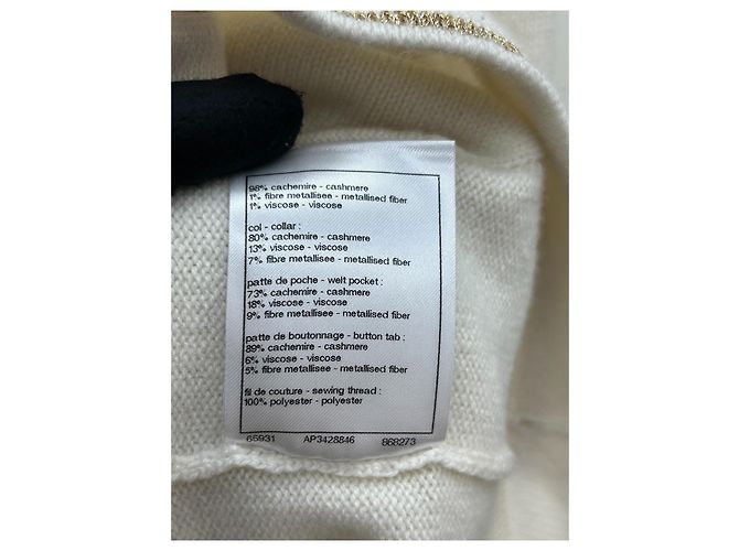 Chanel Kaschmir Cardigan Weiß mit Goldborte Größe 34 - Ansicht 8
