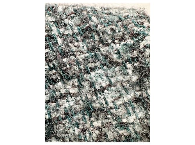 Chaqueta Chanel de Tweed Verde con Perlas Negras - vista 3