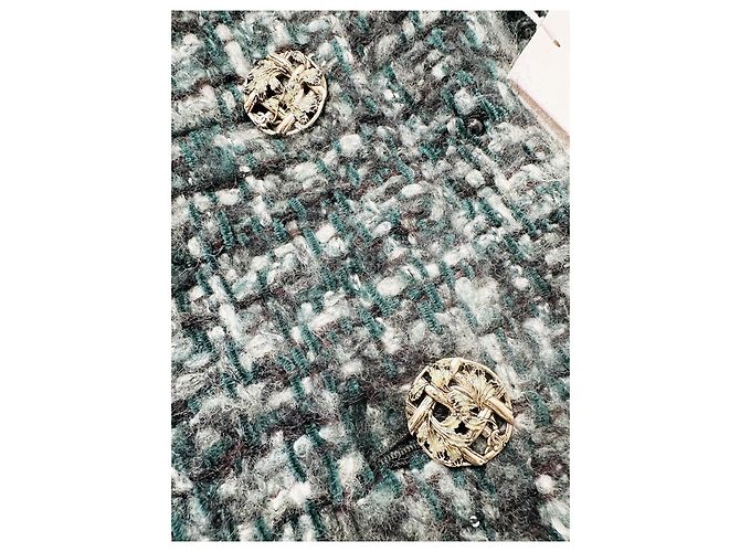 Chaqueta Chanel de Tweed Verde con Perlas Negras - vista 4