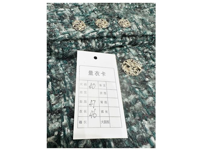 Chaqueta Chanel de Tweed Verde con Perlas Negras - vista 7