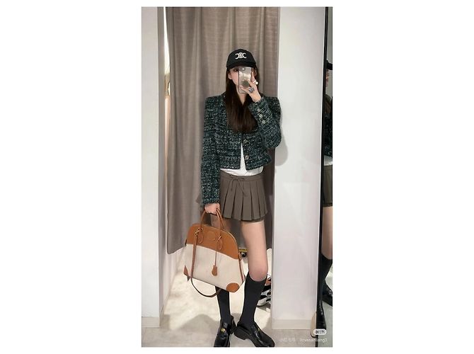 Chaqueta Chanel de Tweed Verde con Perlas Negras - vista 8