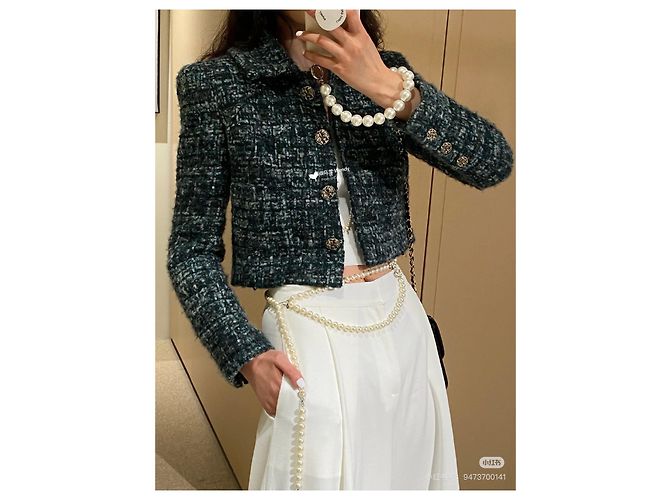 Chaqueta Chanel de Tweed Verde con Perlas Negras - vista 9