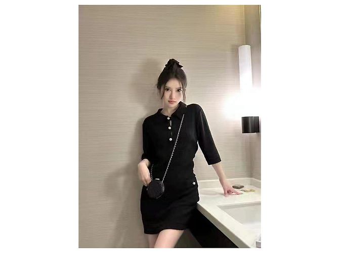 Vestido de punto Chanel negro de algodón con botones de perlas - vista 2