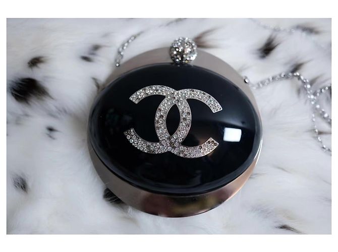 Borsa Chanel UFO Navy in Acrilico e Strass Edizione Limitata - vista 2