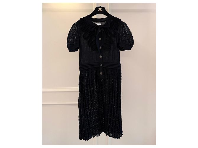 Vestido Chanel de seda negro con mangas abullonadas - vista 2
