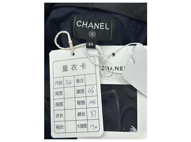 Pantaloncini Chanel in lana blu navy - vista 3