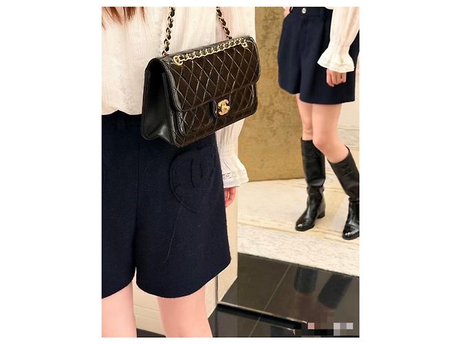 Pantaloncini Chanel in lana blu navy - vista 9