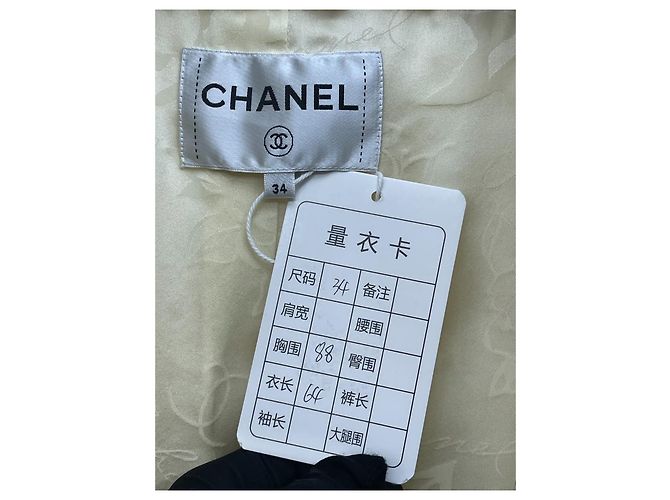 Chanel Jacke aus beige Tweed Größe 34 - Ansicht 9