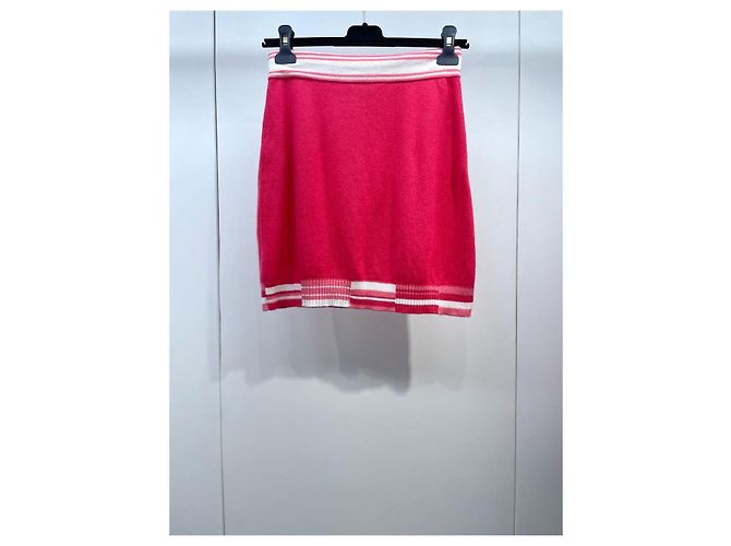 Falda Chanel Roja de Cachemira con Punto con Letras - vista 2