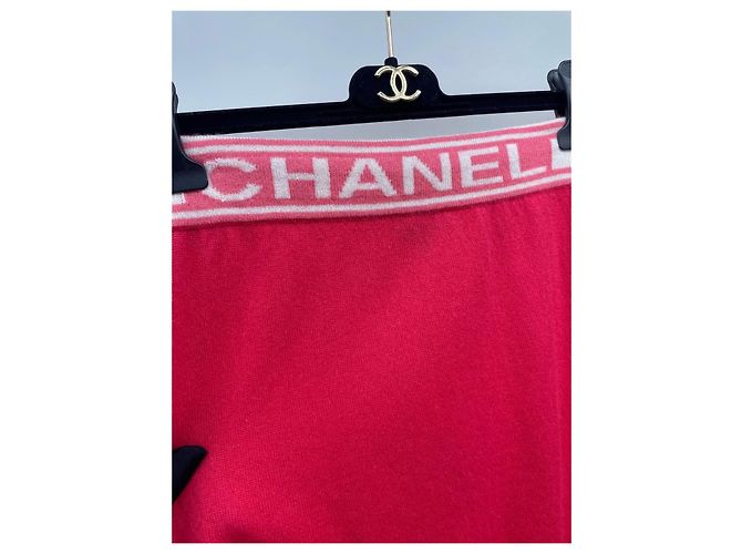 Falda Chanel Roja de Cachemira con Punto con Letras - vista 3