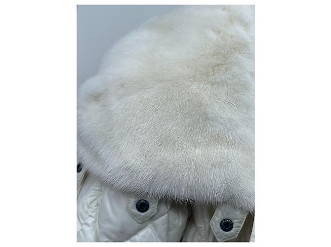 Abrigo Max Mara Blanco con Cuello de Piel de Visón - vista 6