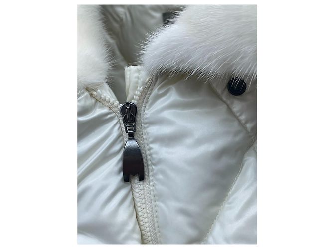 Abrigo Max Mara Blanco con Cuello de Piel de Visón - vista 7