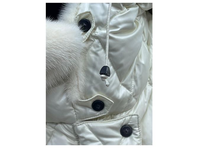 Abrigo Max Mara Blanco con Cuello de Piel de Visón - vista 8