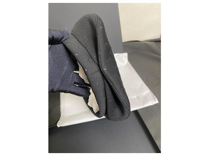 Basco Chanel Nero in Lana a Pois - vista 3