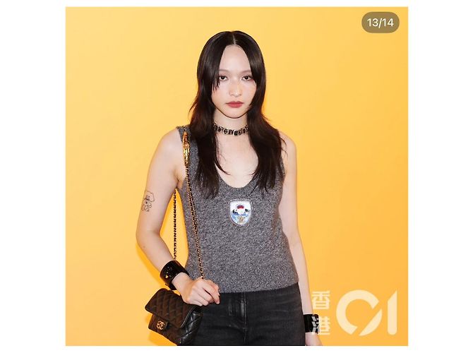 Chanel Kaschmir Weste mit Pailletten Tee-Set Abzeichen - Ansicht 7