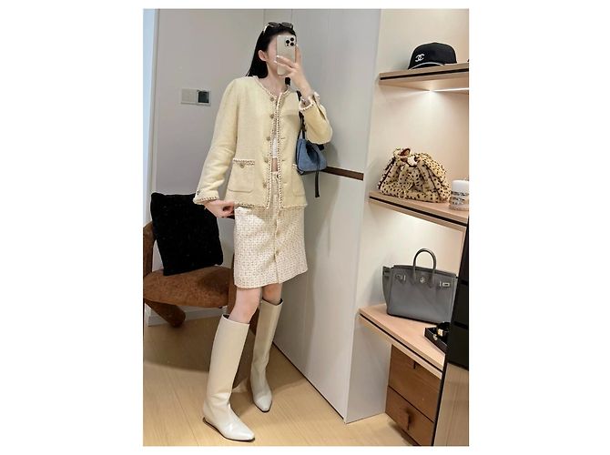 Chanel Tweed Jacke Ecru mit Paillettenbesatz Größe 38 - Ansicht 7