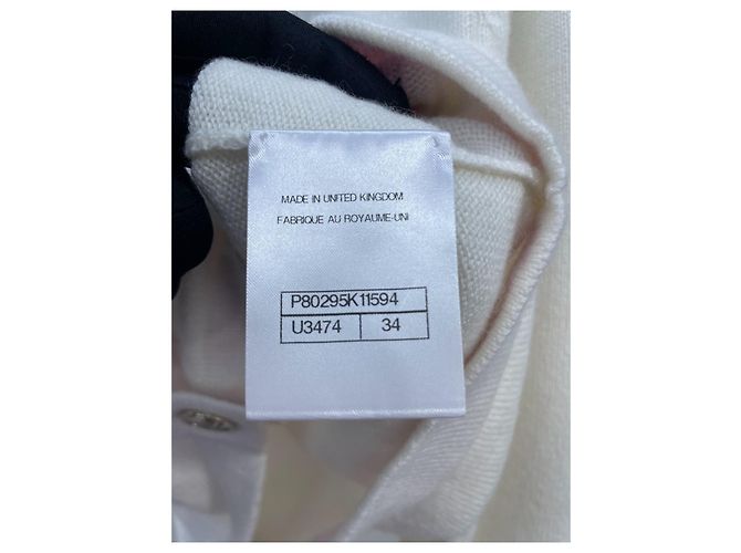 Chanel Cashmere Cardigan Weiß mit gesticktem Logo - Ansicht 9