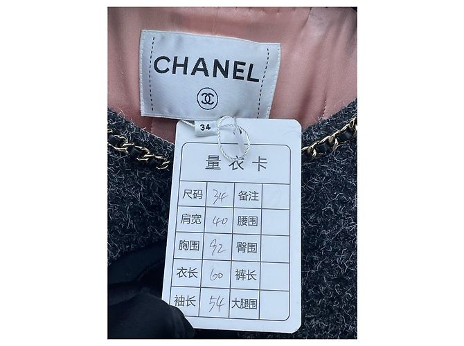 Chaqueta Chanel de tweed gris con cadena - vista 7