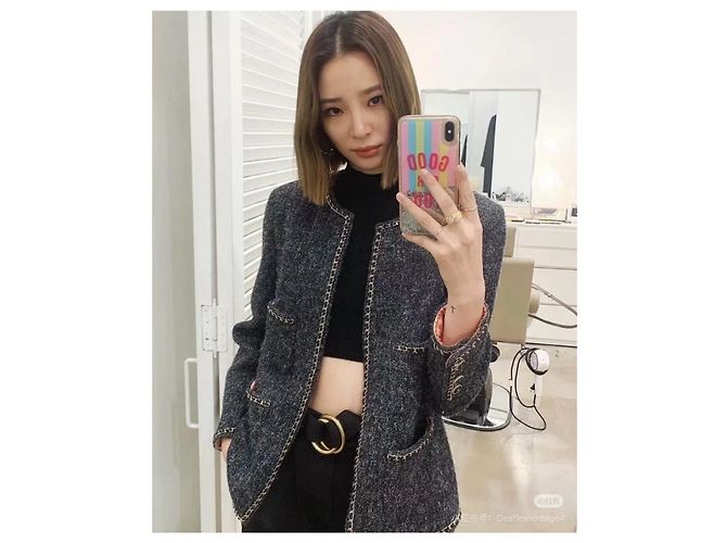Chaqueta Chanel de tweed gris con cadena - vista 8