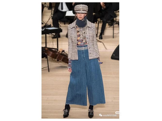 Vaqueros Chanel Hamburg de denim azul con rayas de pierna ancha - vista 8