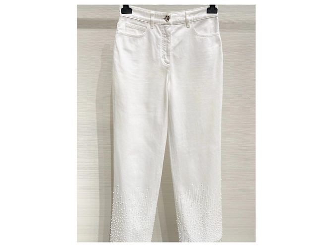 Vaqueros de Pierna Ancha Chanel Blancos de Denim con Perlas y Lentejuelas - vista 2