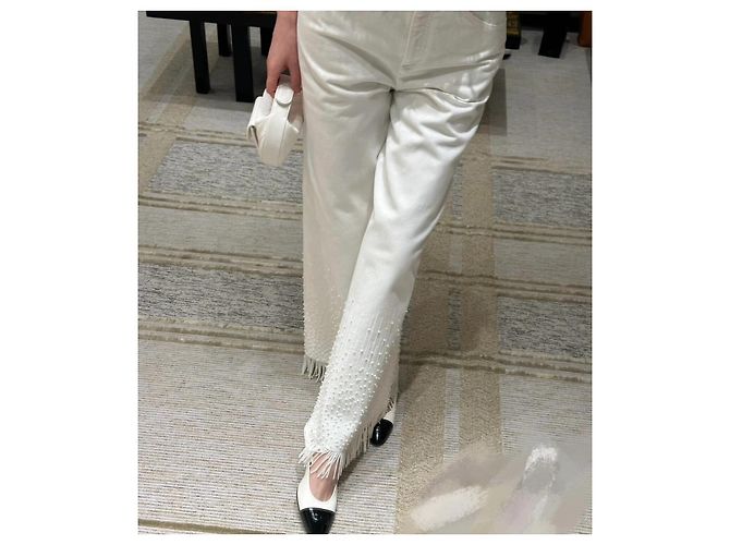 Vaqueros de Pierna Ancha Chanel Blancos de Denim con Perlas y Lentejuelas - vista 9