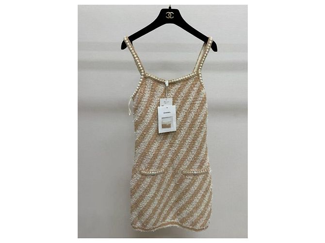 Set Abito e Giacca Chanel in Tweed Beige a Rombi - vista 2