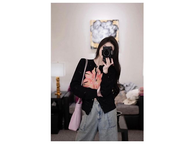 Chanel Schwarzer Kaschmir Strick Blumenmuster Double C Pailletten - Ansicht 9