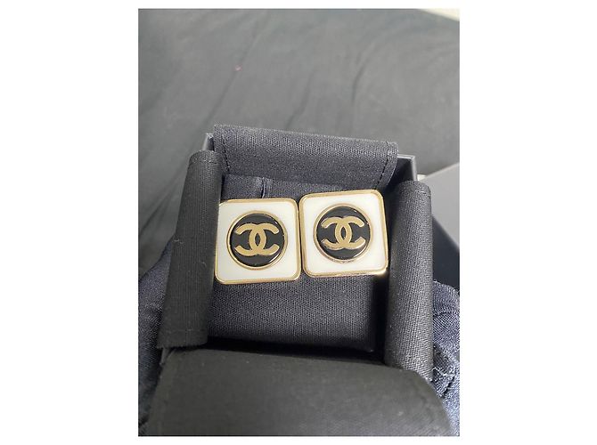 Orecchini Chanel in metallo - vista 2